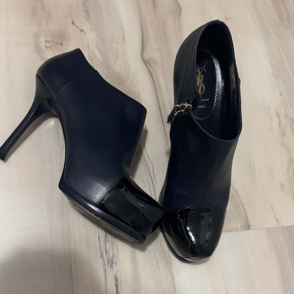 Yves Saint Laurent Black and Navy Heels